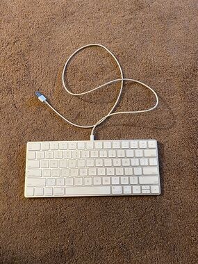 Apple White Wired USB Keyboard